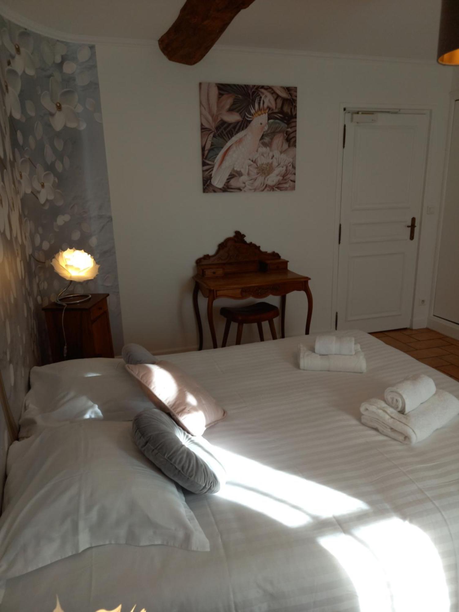 Nolay  Hotel De La Halle מראה חיצוני תמונה