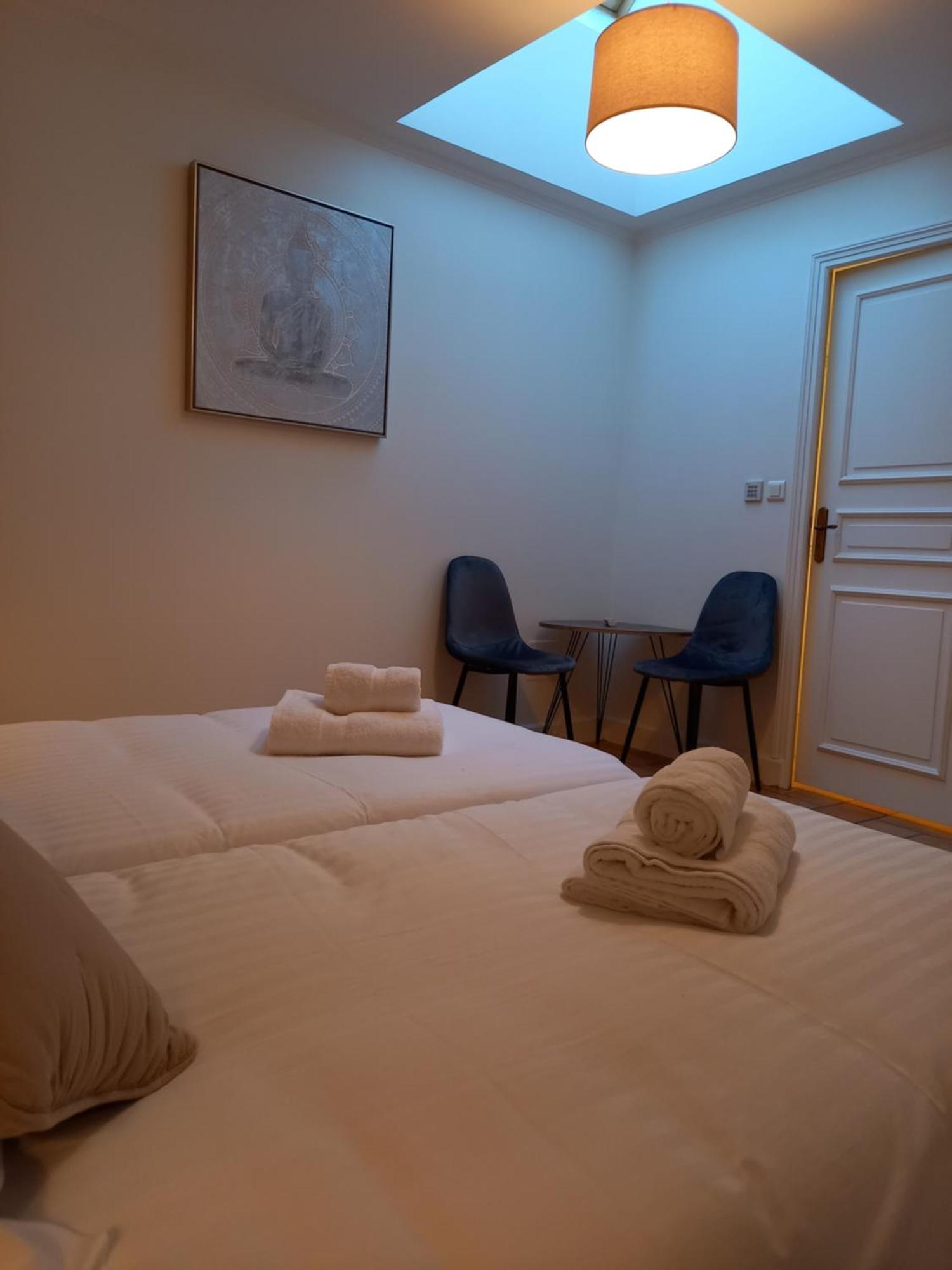 Nolay  Hotel De La Halle מראה חיצוני תמונה