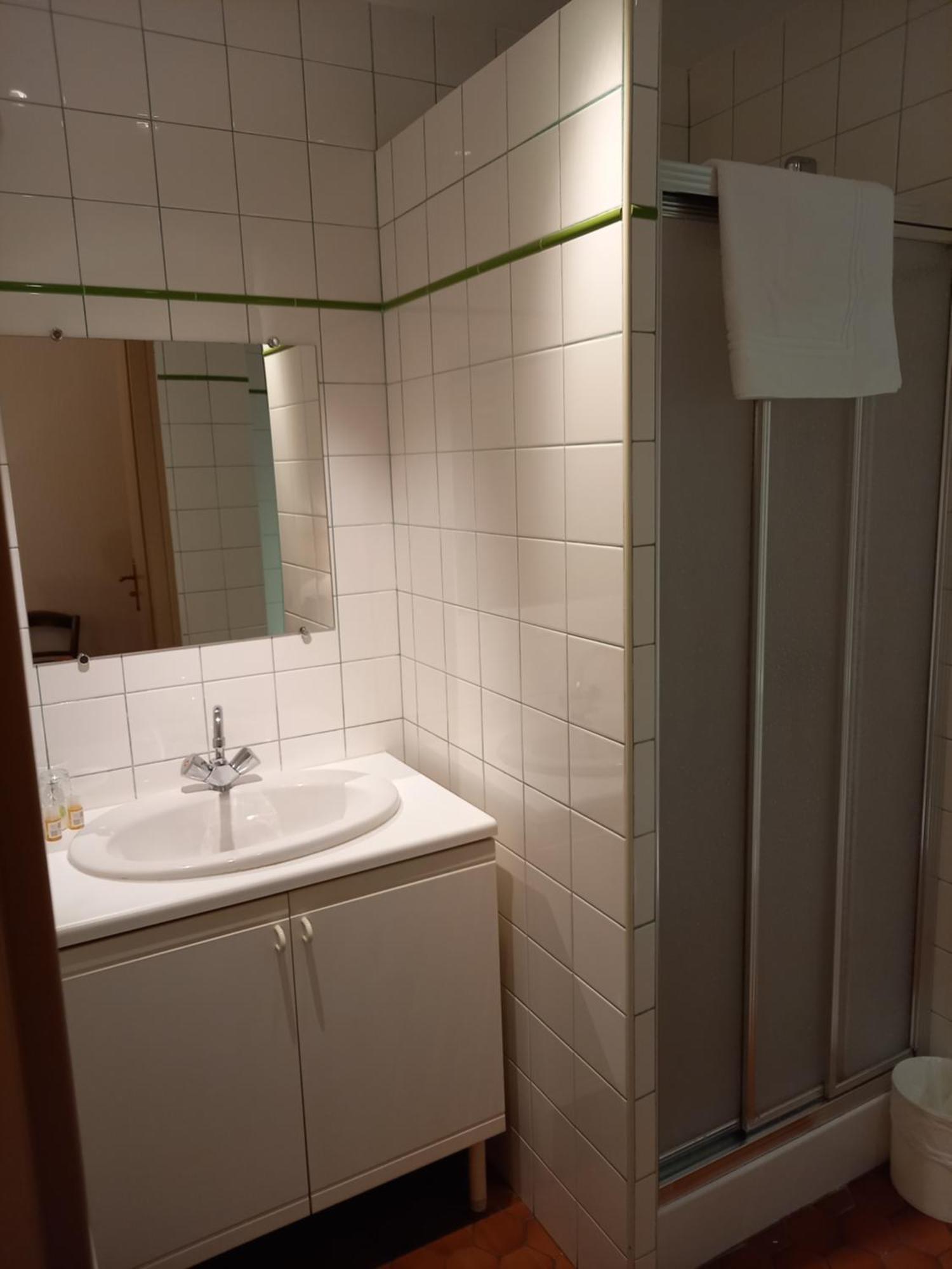 Nolay  Hotel De La Halle מראה חיצוני תמונה