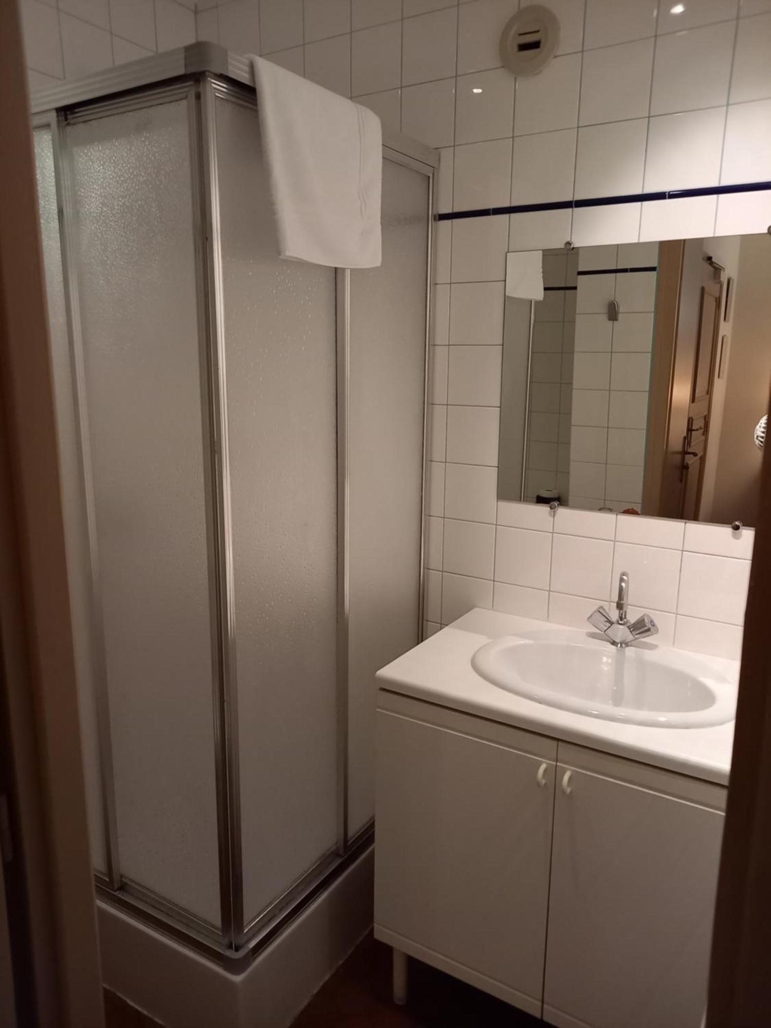Nolay  Hotel De La Halle מראה חיצוני תמונה
