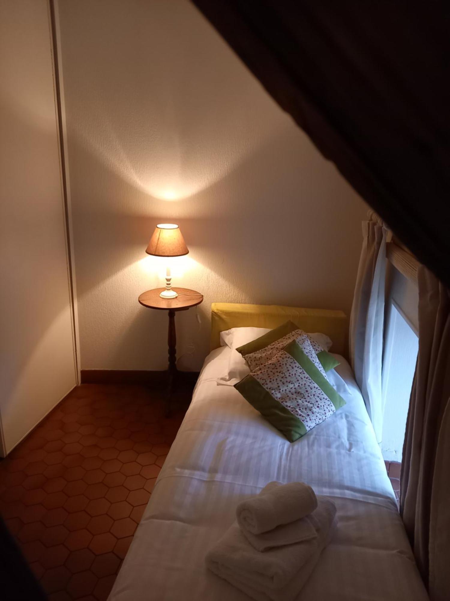 Nolay  Hotel De La Halle מראה חיצוני תמונה