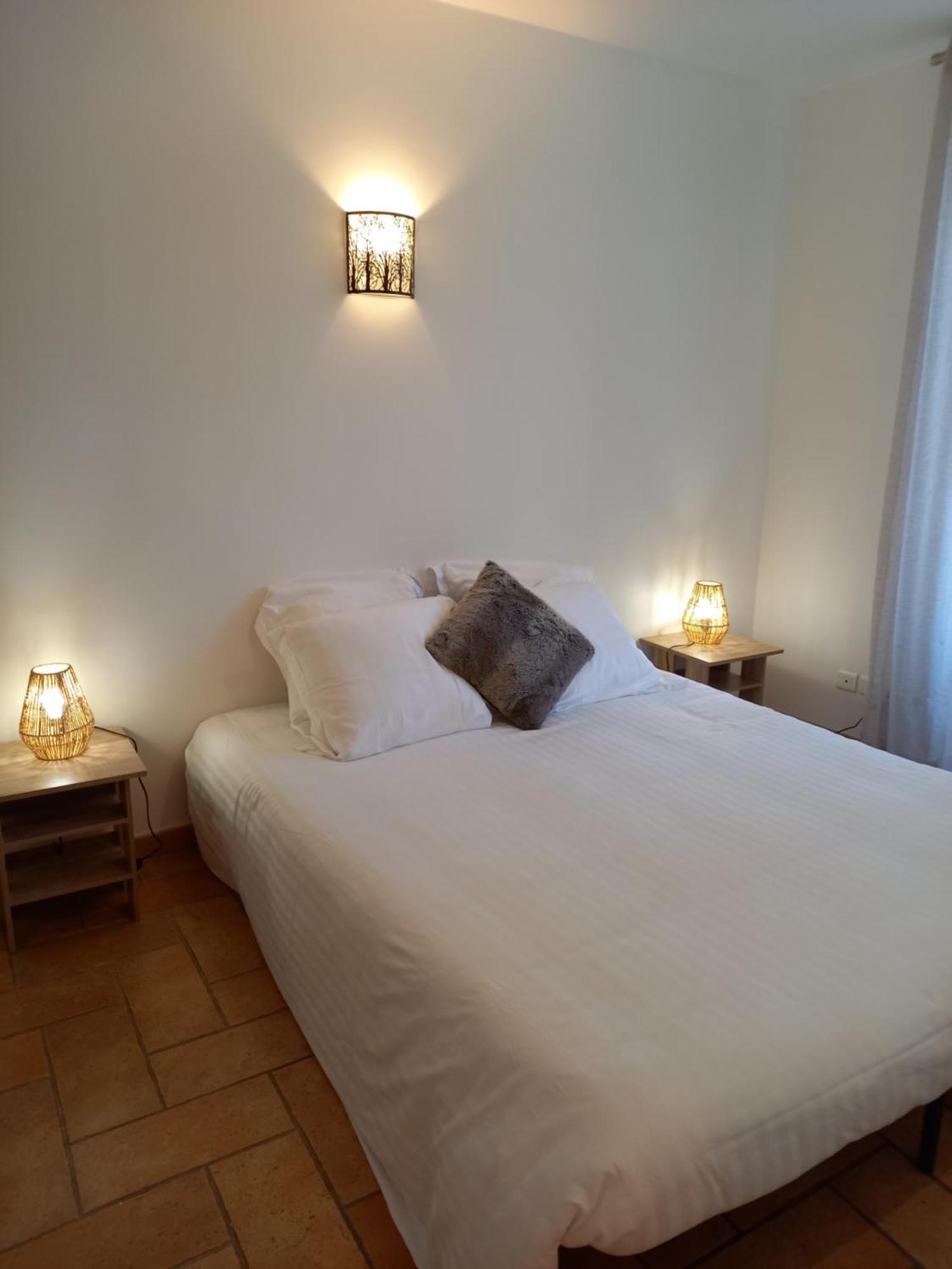 Nolay  Hotel De La Halle מראה חיצוני תמונה