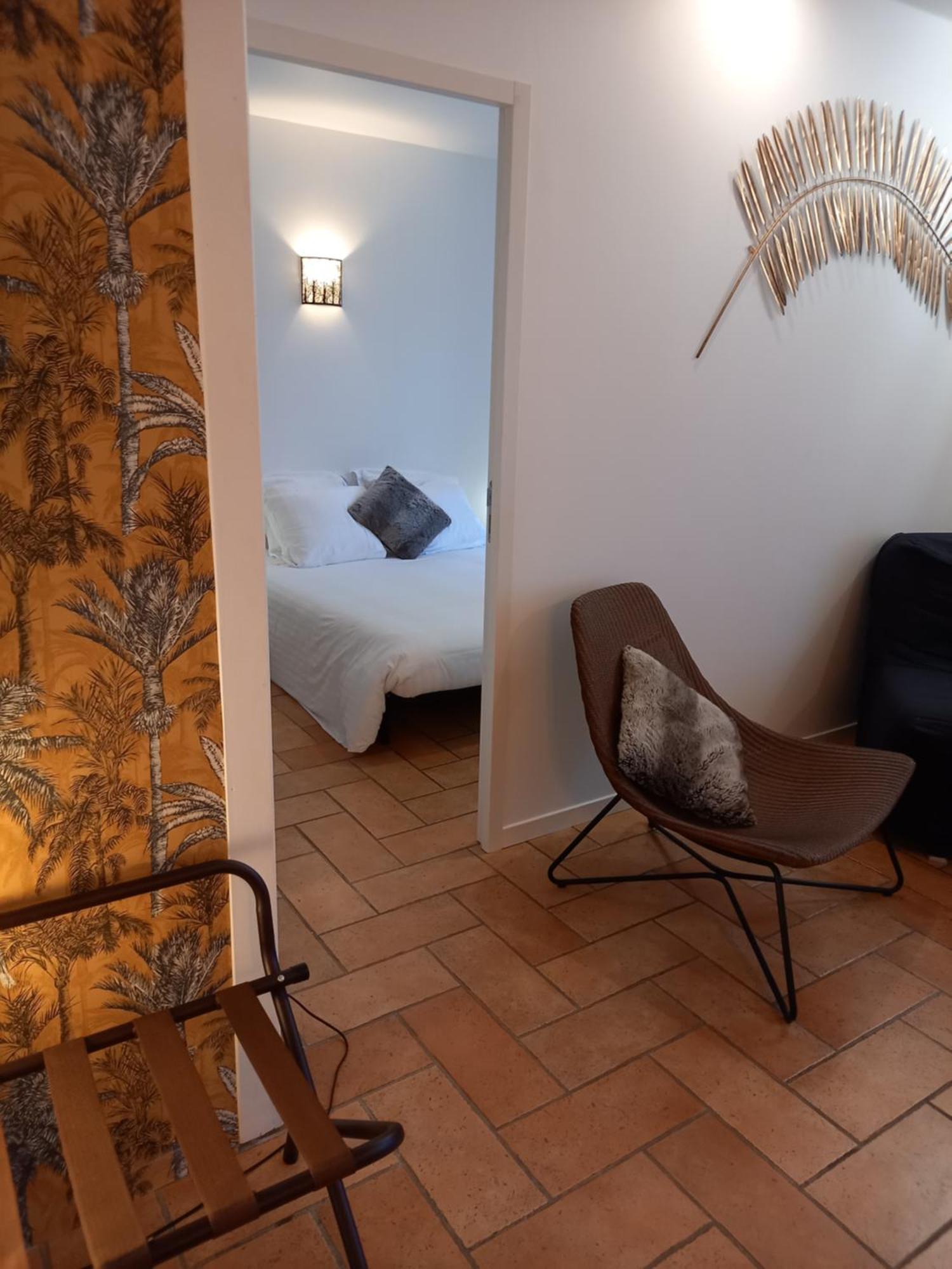 Nolay  Hotel De La Halle מראה חיצוני תמונה