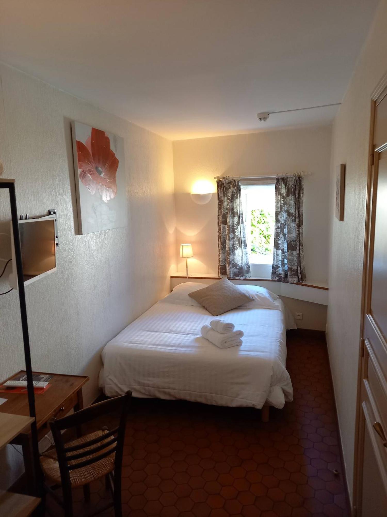Nolay  Hotel De La Halle מראה חיצוני תמונה