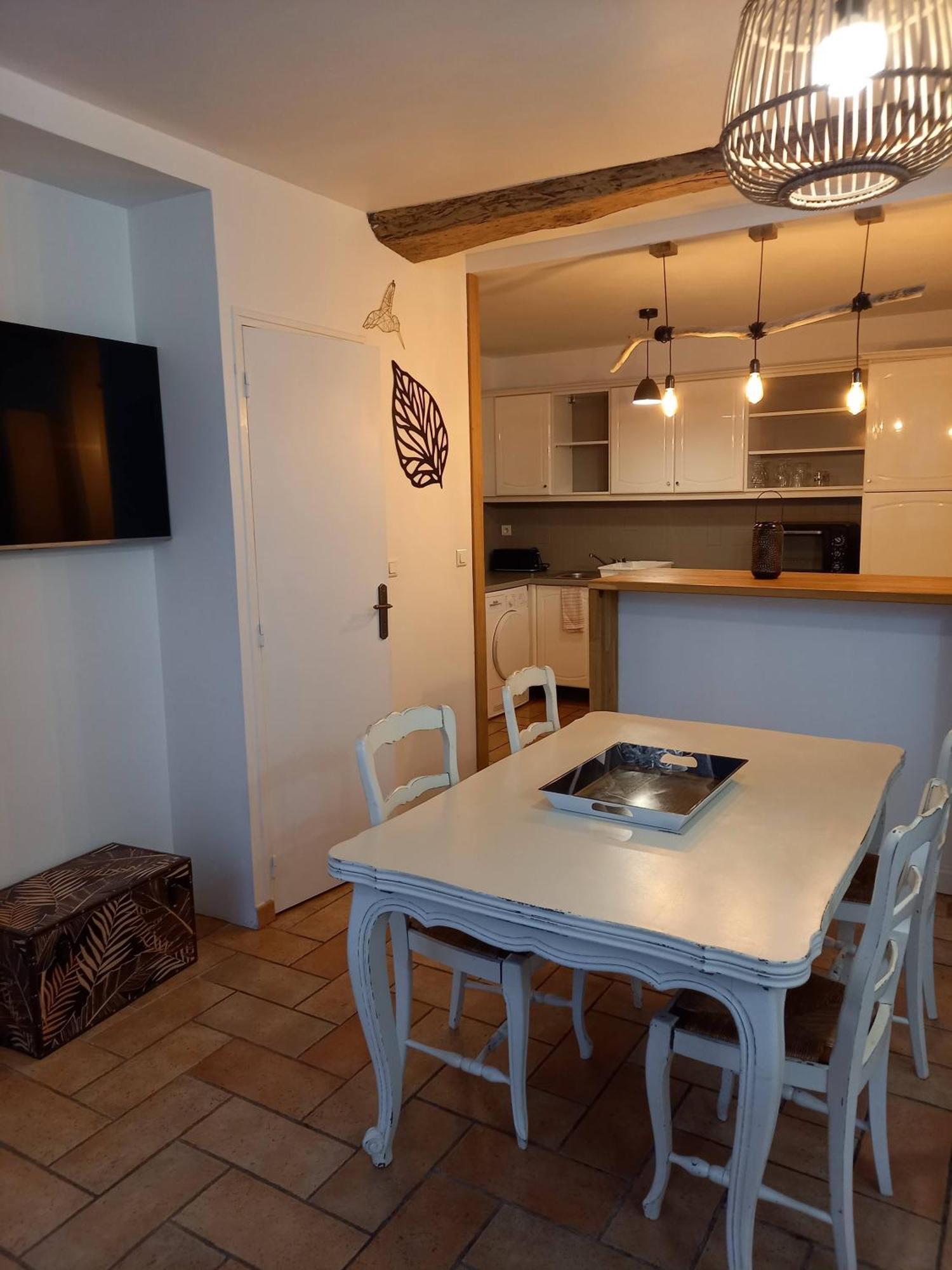 Nolay  Hotel De La Halle מראה חיצוני תמונה