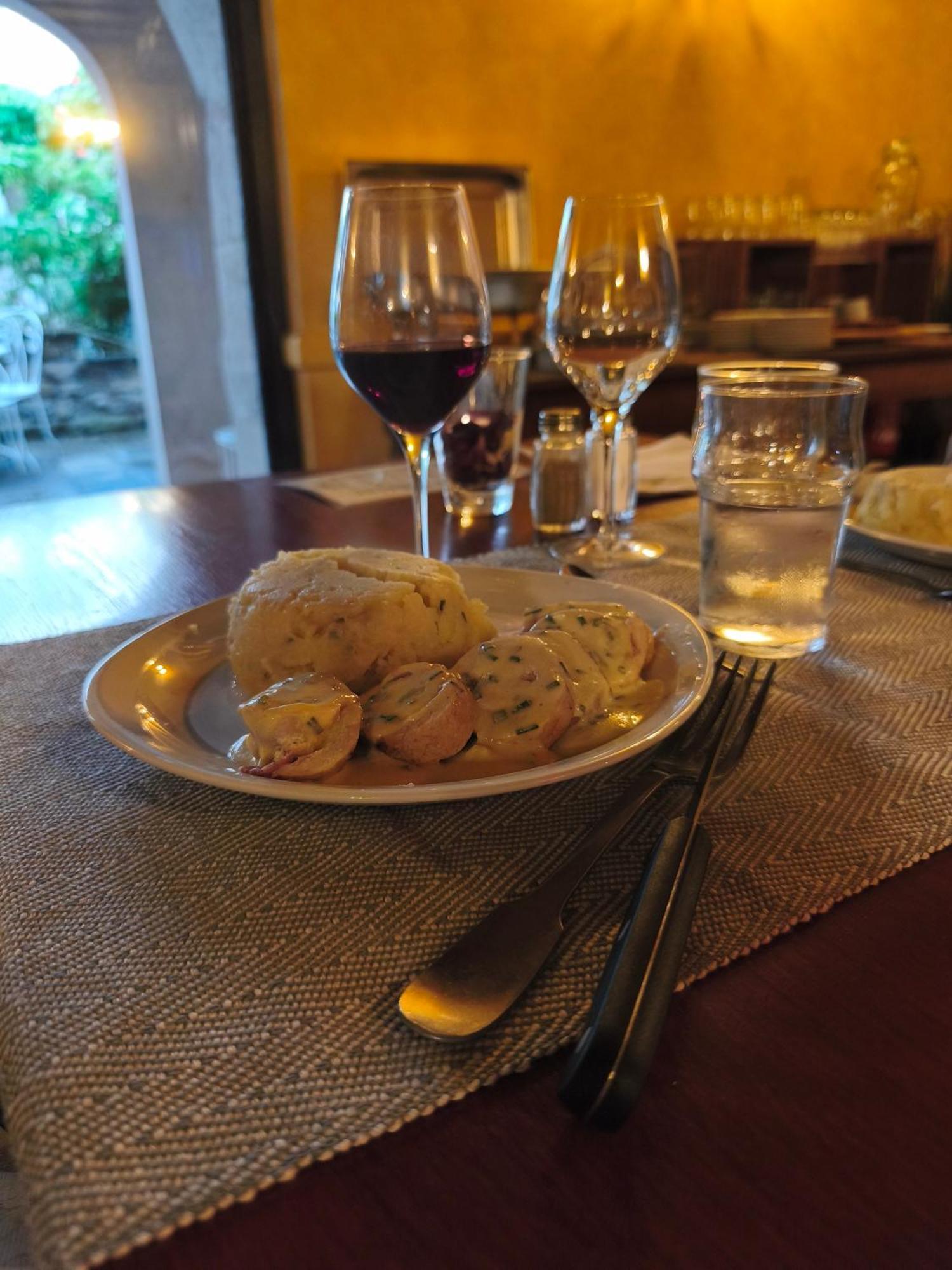 Nolay  Hotel De La Halle מראה חיצוני תמונה