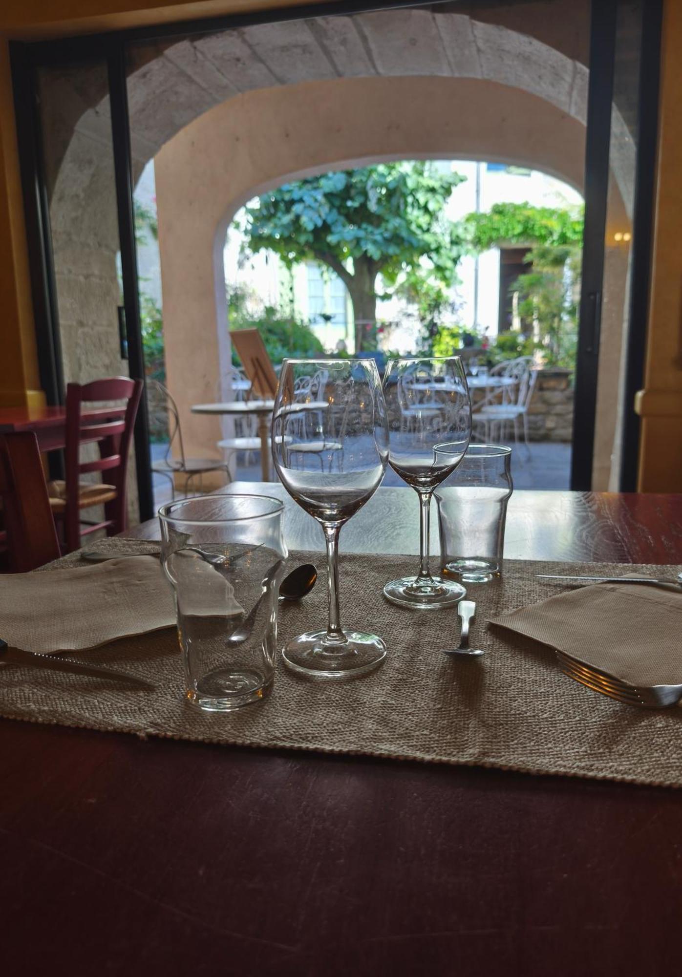 Nolay  Hotel De La Halle מראה חיצוני תמונה