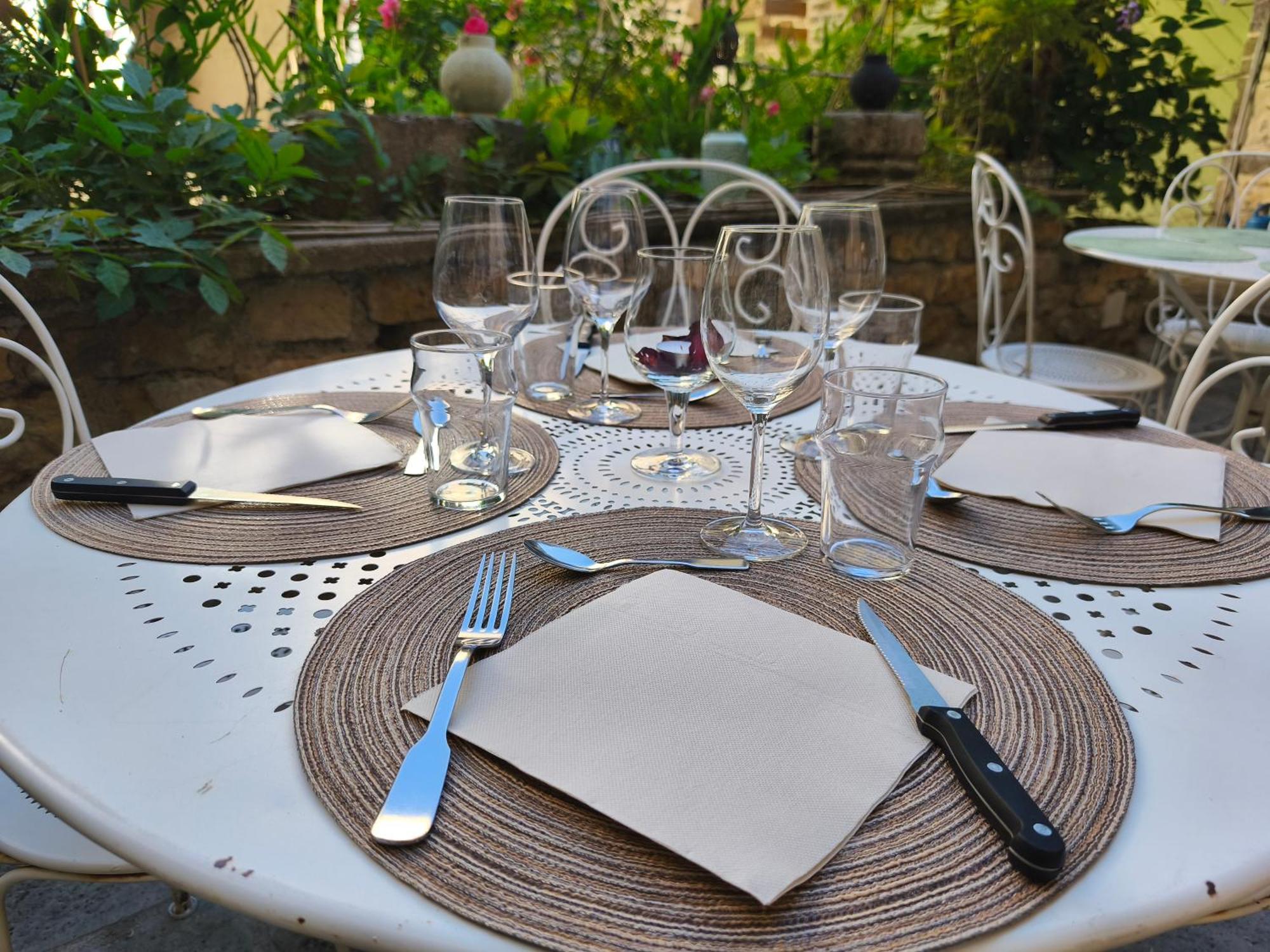 Nolay  Hotel De La Halle מראה חיצוני תמונה
