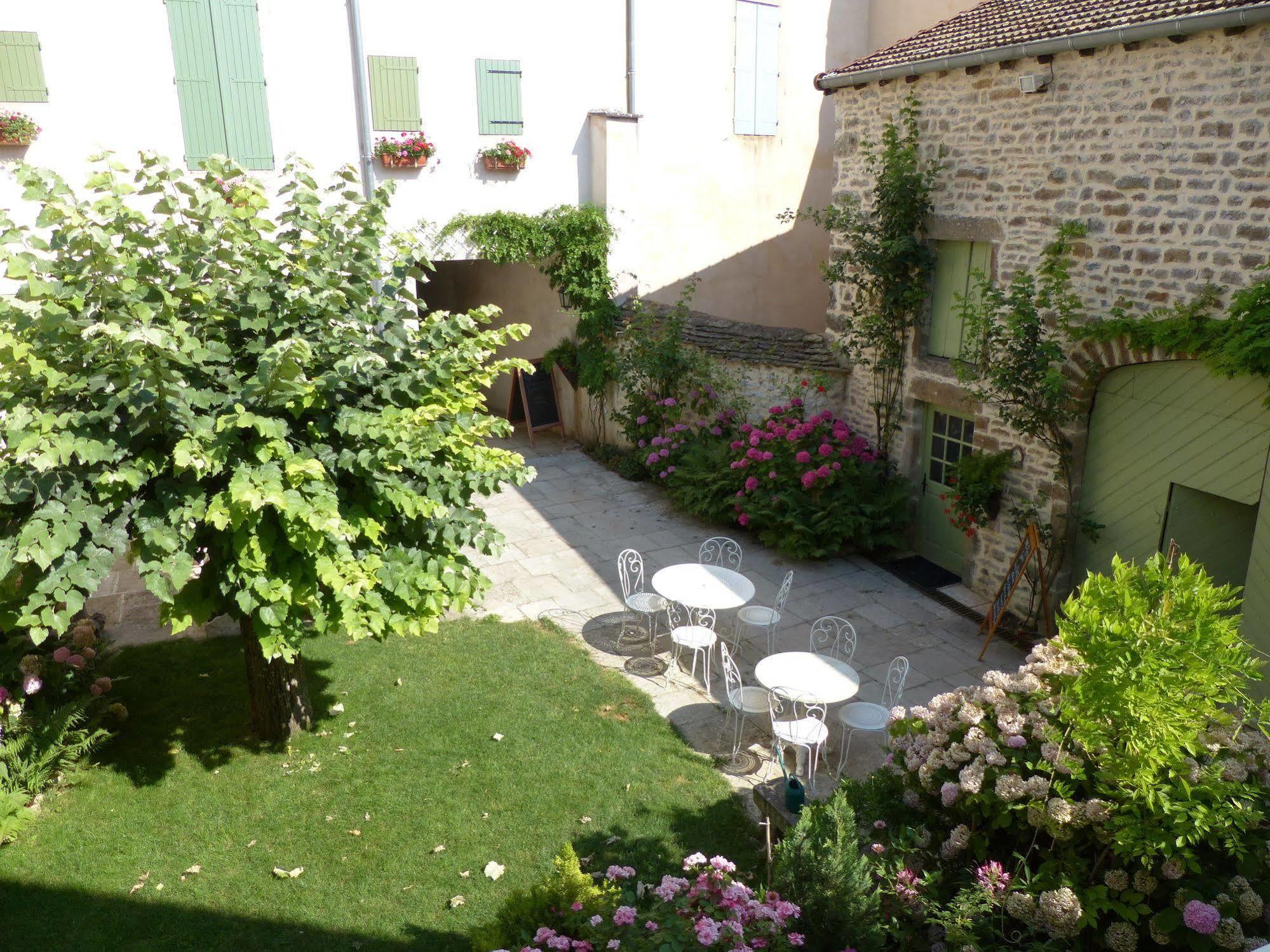 Nolay  Hotel De La Halle מראה חיצוני תמונה