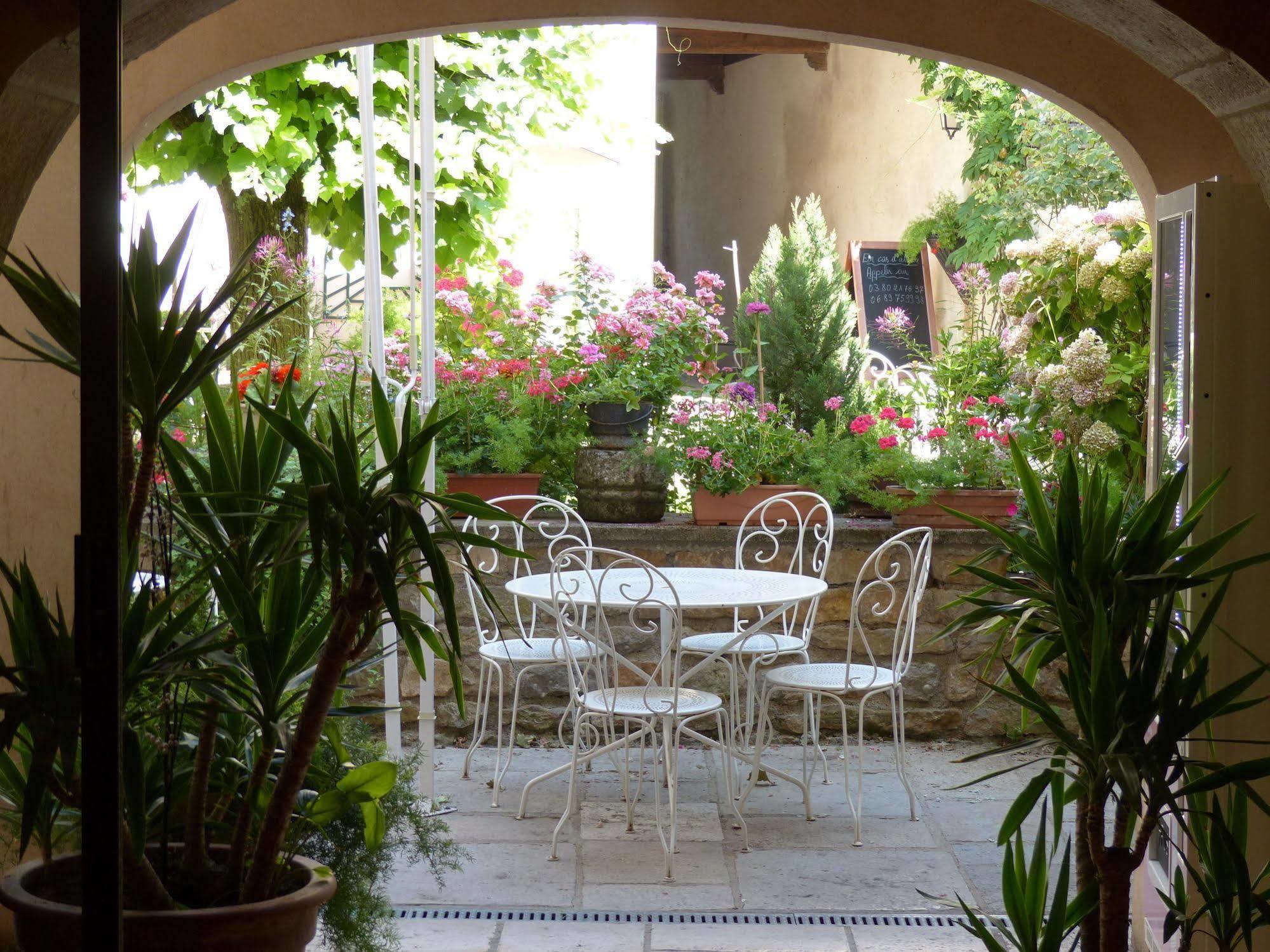 Nolay  Hotel De La Halle מראה חיצוני תמונה